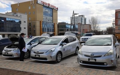 Дотоодын цэргийн 816 дугаар ангид суудлын 3 автомашин хүлээлгэн өглөө